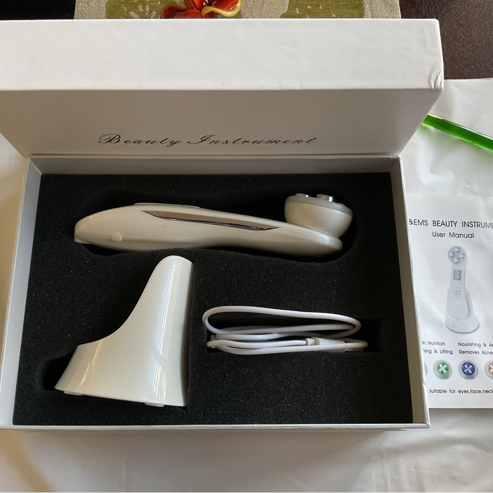 RF&EMS Beauty Instrument  Face Lifting  Anti-wrinkles LED Machine